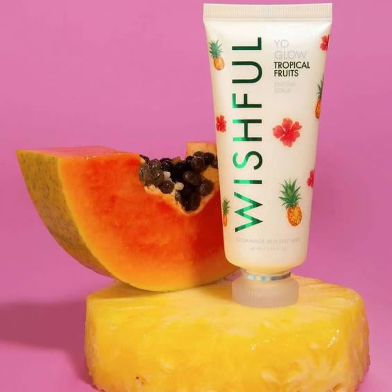 هدى بيوتي وشفل يو جلو مقشر إنزيم الفواكه الاستوائية Huda Beauty WISHFUL Yo Glow Tropical Fruits Enzyme Scrub