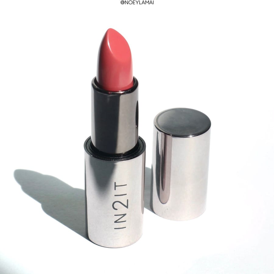 احمر شفاة طبي مخملي من ان تو ات in2it lavish satin lipstick